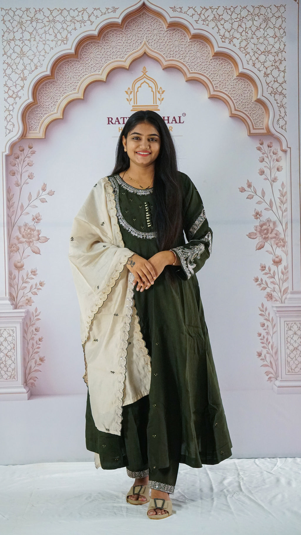 0330 ROMAN MEHENDI