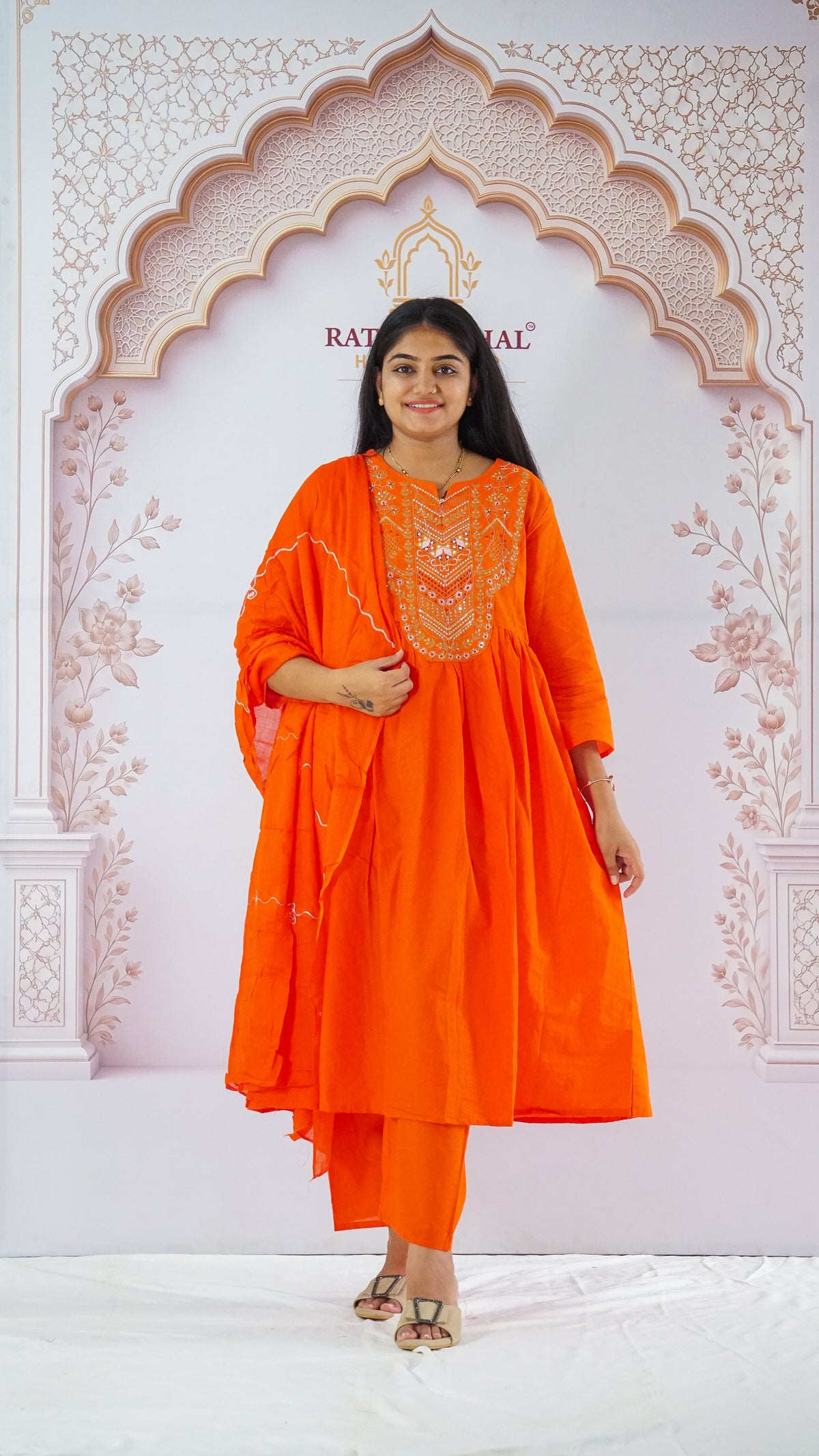 ORANGE JARI