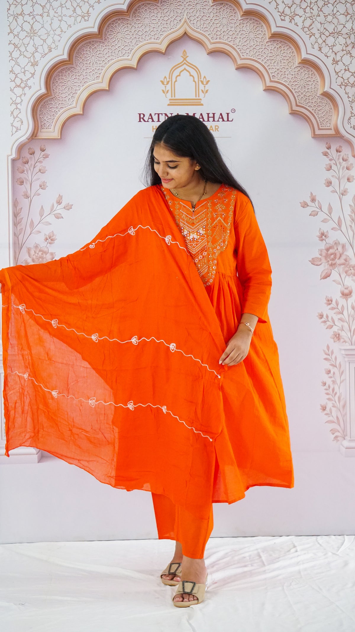 ORANGE JARI