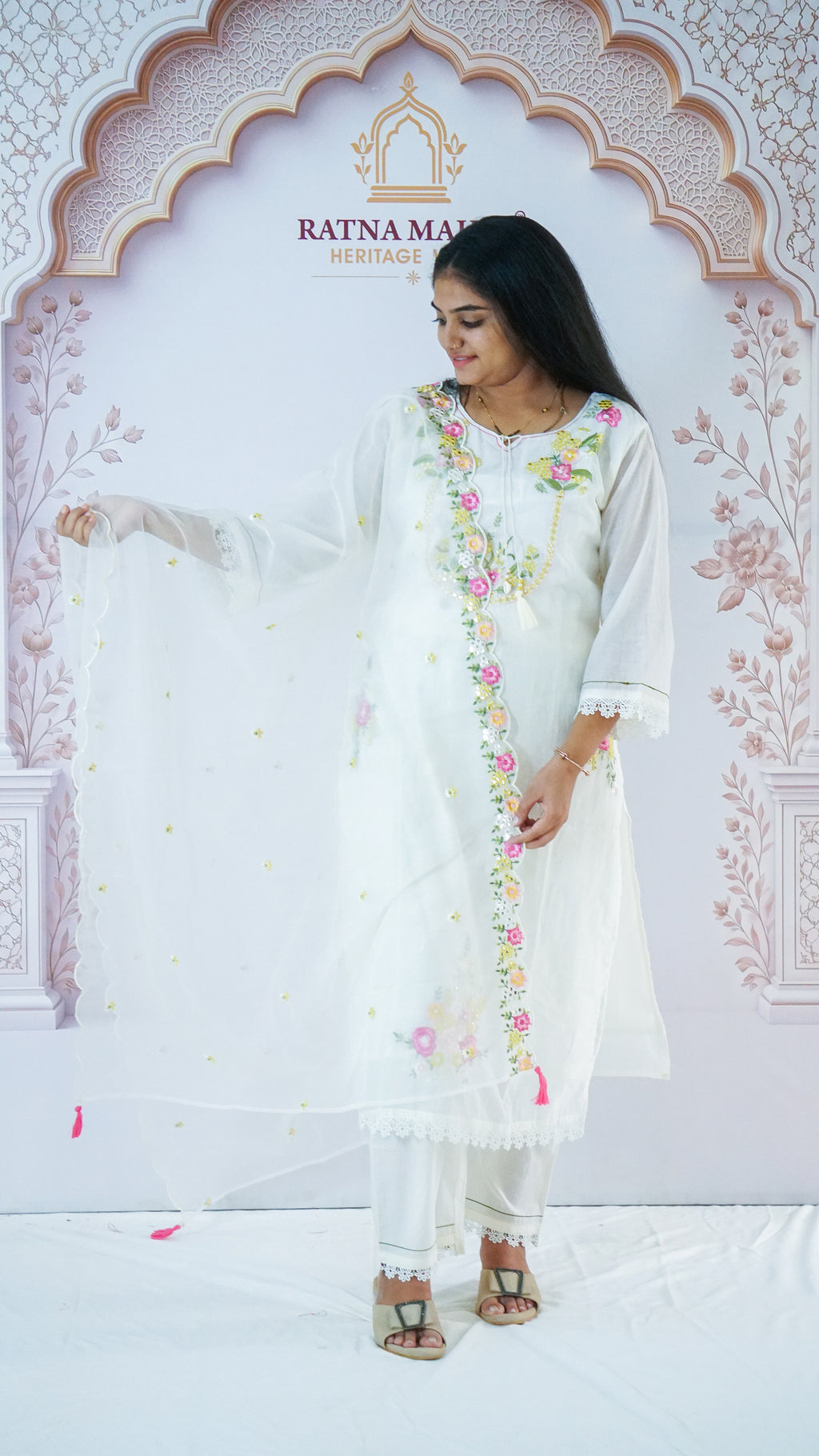 WHITE S 1118