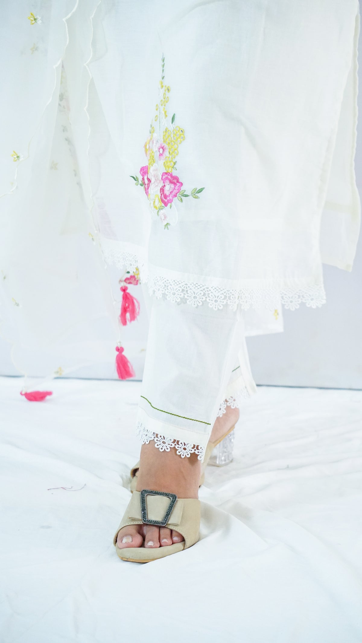 WHITE S 1118
